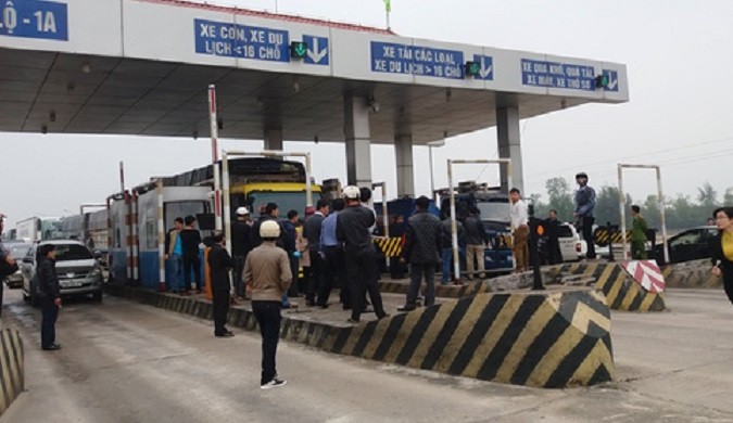 Dan vay tram thu phi phan doi tang gia ve quang binh 675x390